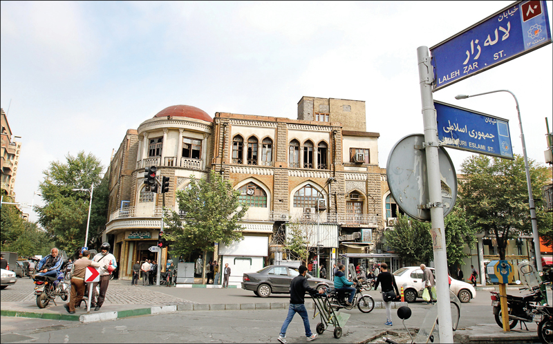 دریافت طرح بازسازی رایگان ساختمان‌های خیابان لاله زار/مدیریت بهتر حمل و نقل در خیابان لاله زار در دستور کار است