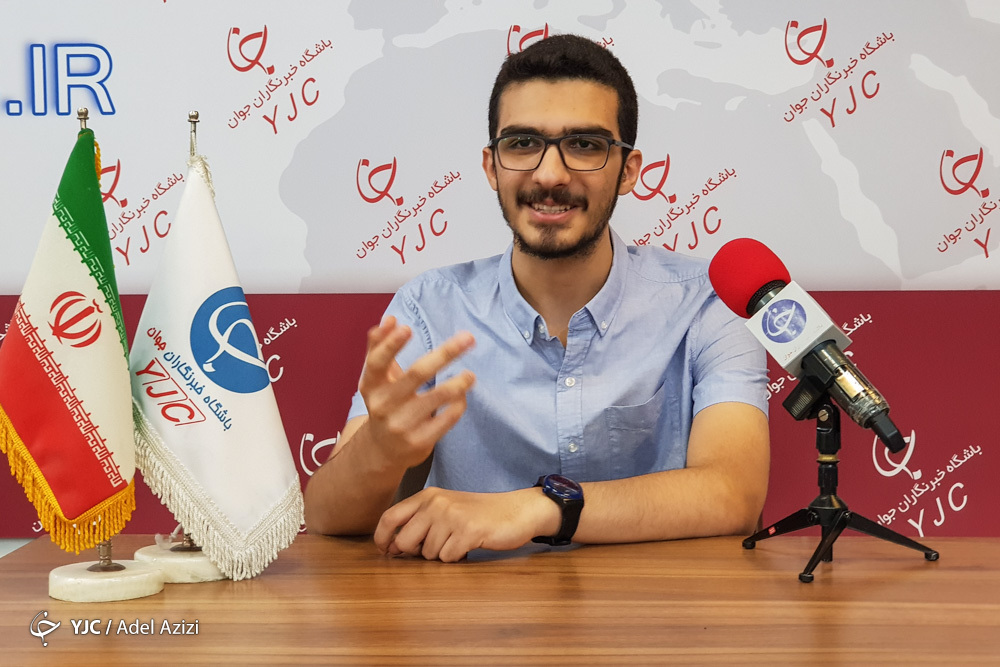 گفت و گوی خواندنی با رتبه یک کنکور زبان ۹۸ که نخبه المپیاد فیزیک است