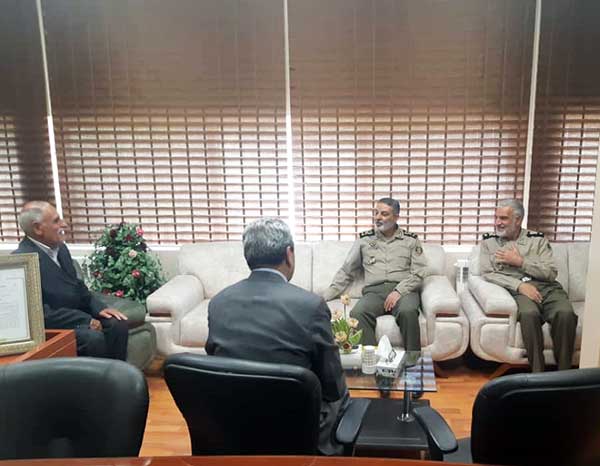 دیدار امیر سرلشکر موسوی با رئیس کانون بازنشستگان ارتش