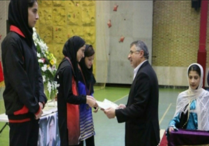درخشش دختران مهابادی در مسابقات دانش آموزی تنیس روی میز کشور