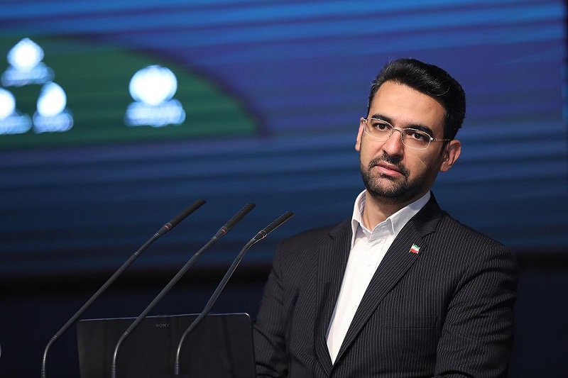 دیدار آذری جهرمی از مرکز رشد فناوری نیشابور