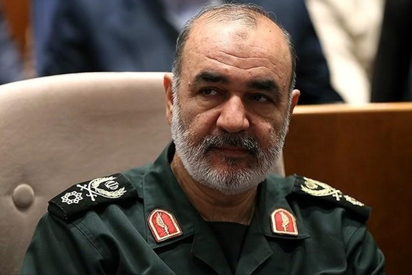 سردار سلامی از مناطق مرزی کرمانشاه بازدید کرد سردار سلامی از مناطق مرزی کرمانشاه بازدید کرد