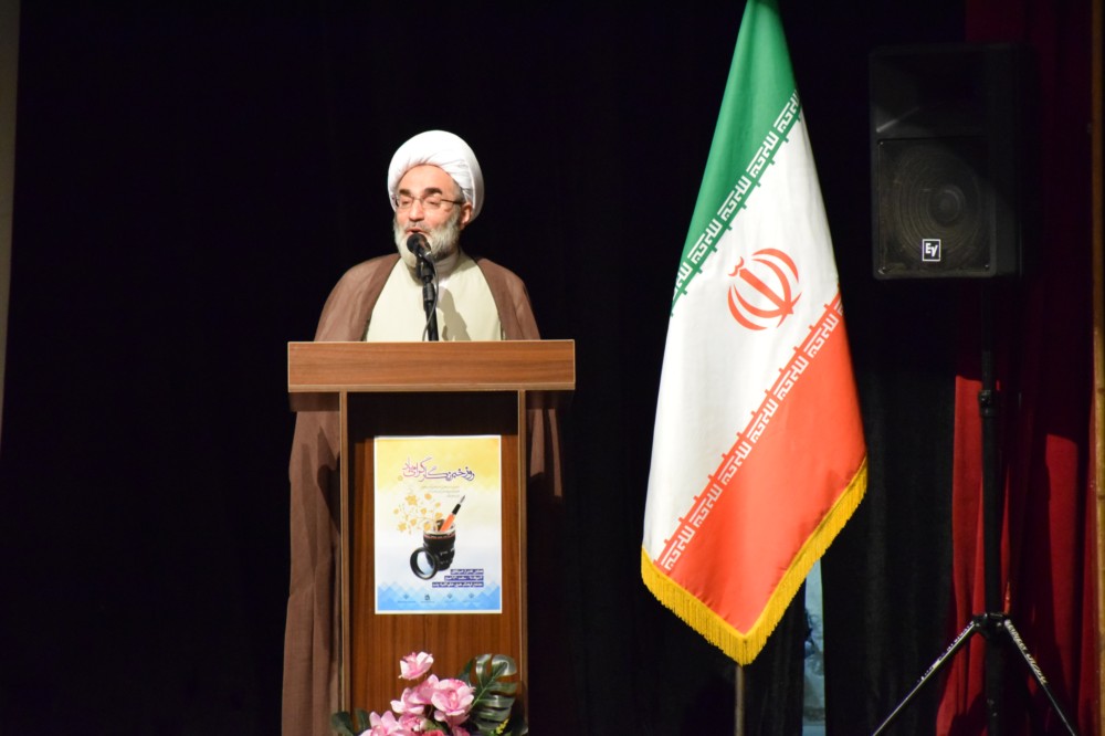 خبرنگار باید مشکلات جامعه را منصفانه بگوید