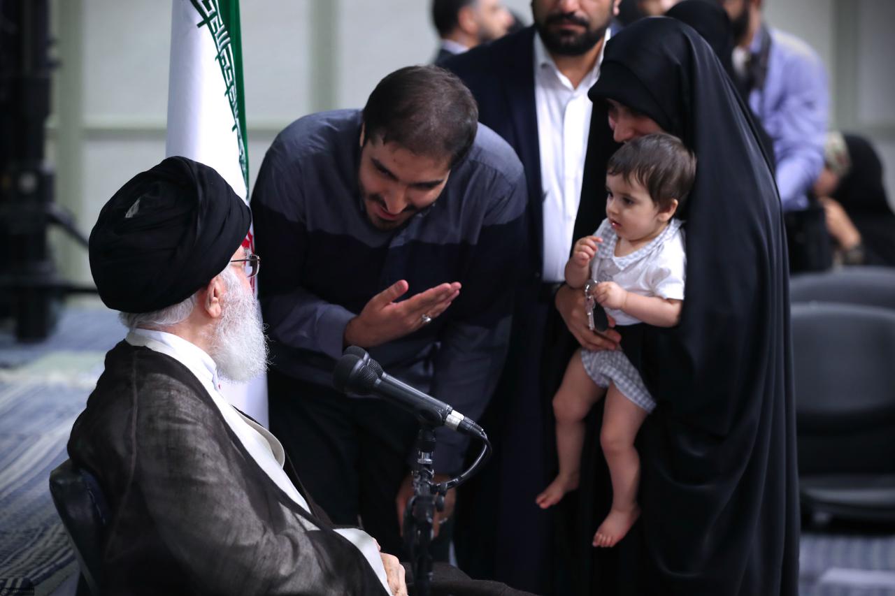 تجلیل رهبر انقلاب از یک بانوی المپیادی