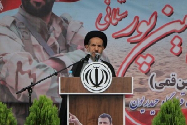 درآمد فروش نفت باید در زمینه ایجاد اشتغال و رونق تولید هزینه شود