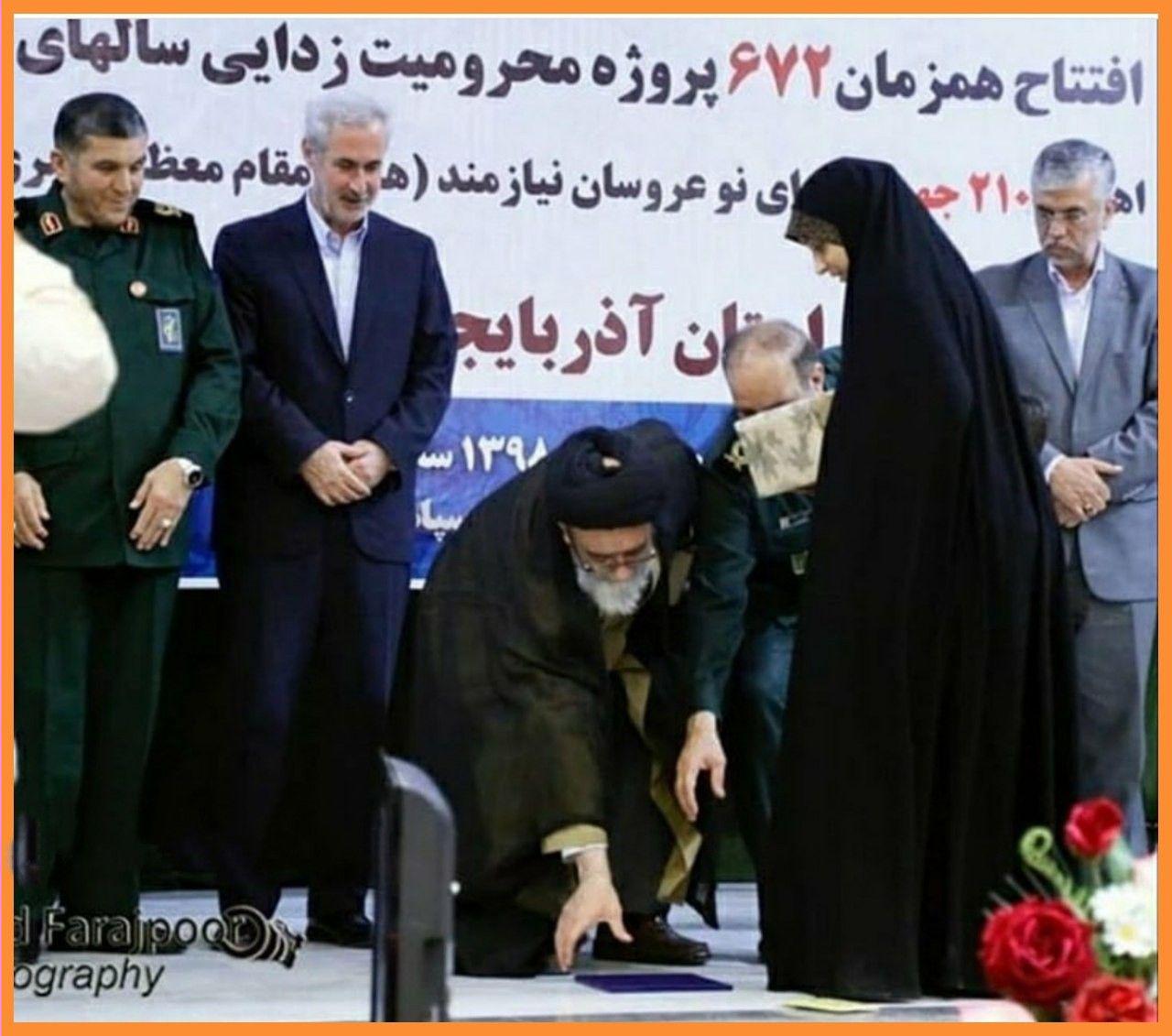 خضوع امام جمعه تبریز برای حفظ حرمت یک بانوی مسلمان +عکس