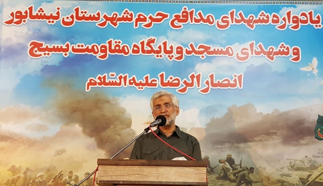 گزینه نظامی گزینه آخر استکبار نیست/فشار اقتصادی آخرین اهرم فشار استکبار