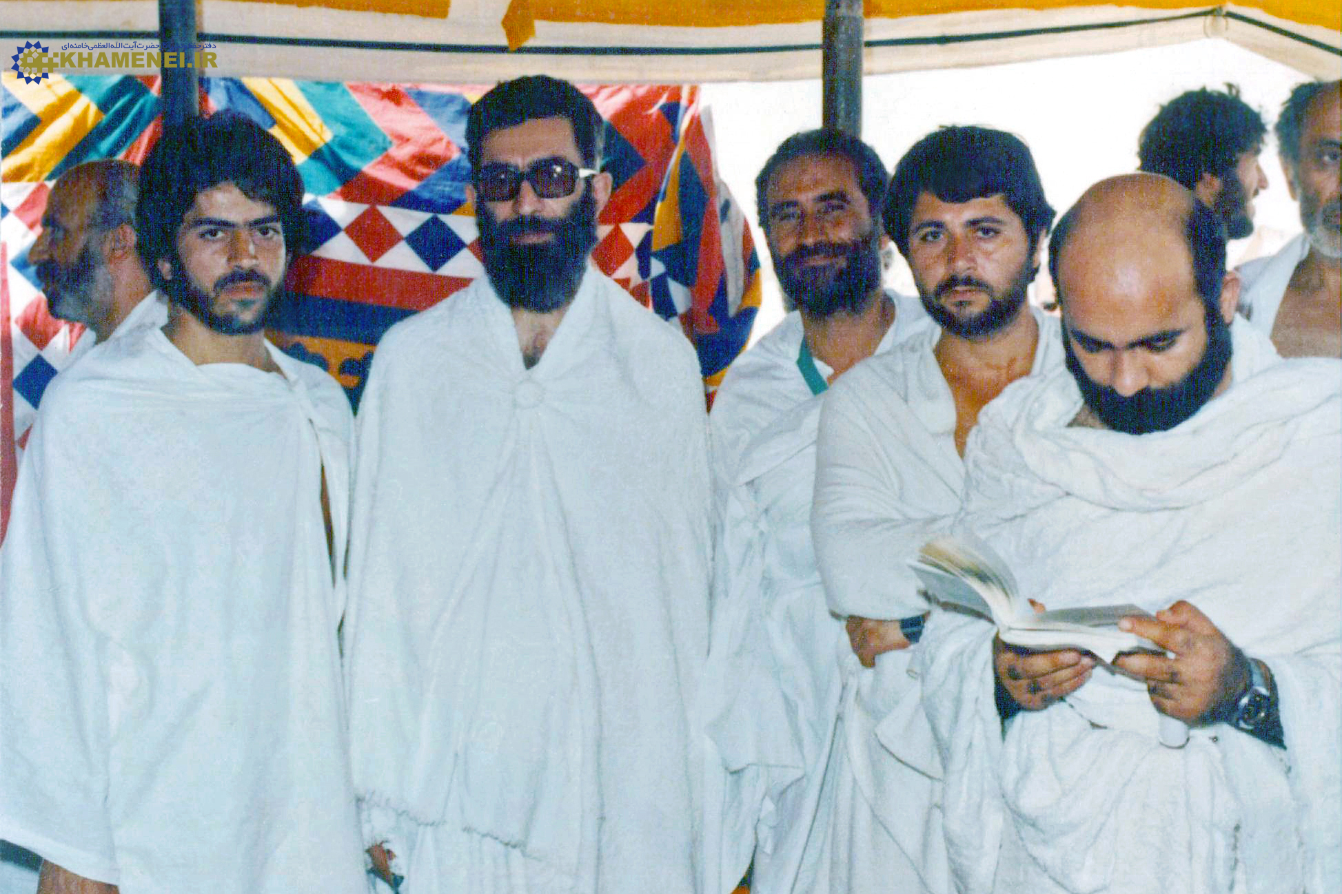 تصویری از حضور رهبر انقلاب در مراسم حج سال ۵۸