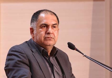 خبرنگار نباید کبوتر نامه بر پشت اتاق مسئول باشد