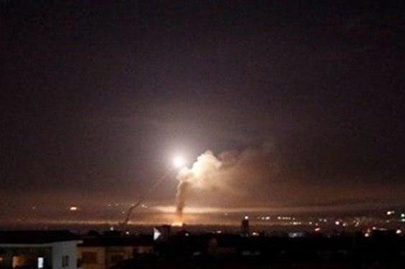 مقابله پدافند موشکی سوریه با تجاوز هوایی رژیم صهیونیستی به منطقه استراتژیک تل&zwnj;الحاره