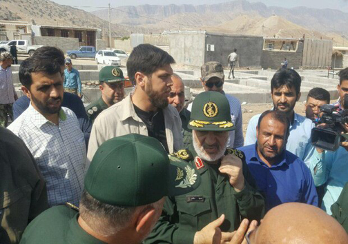بازدید فرمانده کل سپاه از روند بازسازی جادههای تخریبی در سیل لرستان بازدید فرمانده کل سپاه از روند بازسازی جادههای تخریبی در سیل لرستان