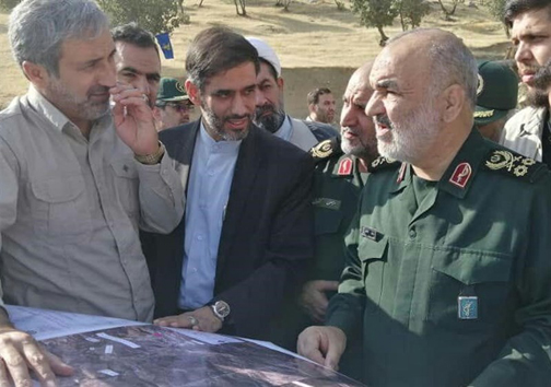بازدید فرمانده کل سپاه از روند بازسازی جادههای تخریبی در سیل لرستان بازدید فرمانده کل سپاه از روند بازسازی جادههای تخریبی در سیل لرستان