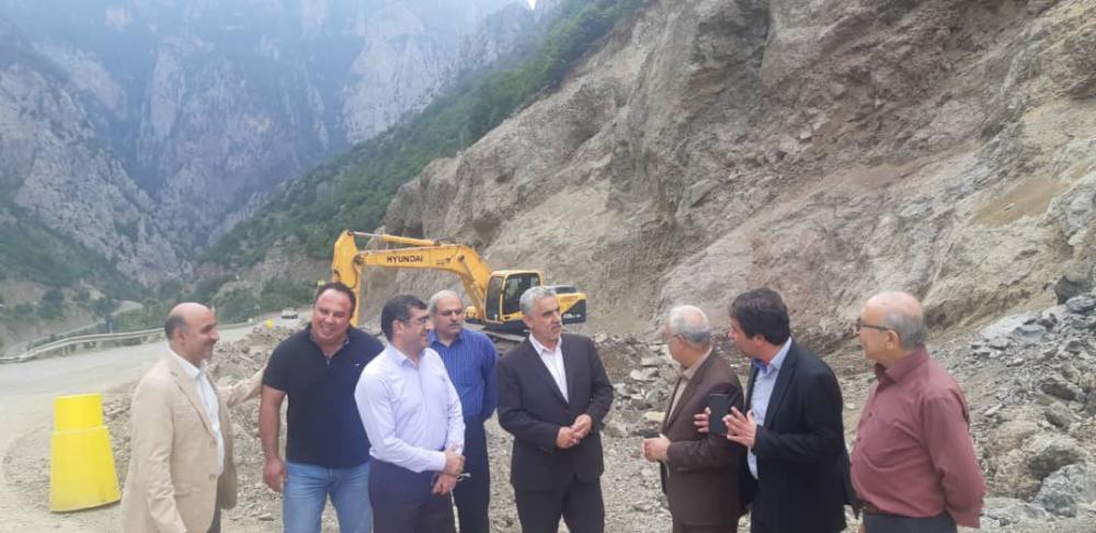 بازدید معاون هماهنگی امور عمرانی استانداری گیلان از ۲ پروژه راهسازی
