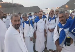 حال و هوای زائران حج در مشعرالحرام + فیلم