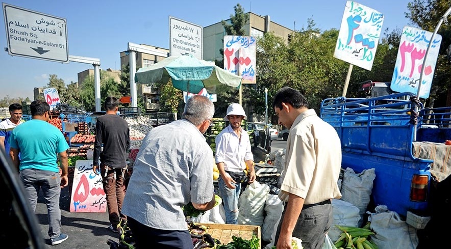 تسخیر خیابان فدائیان اسلام به وسیله بارفروشان