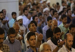 اقامه باشکوه نماز عید قربان در حرم کریمه اهل بیت (س)