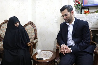 گلایه مادر ۴ شهید به وزیر ارتباطات