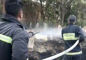 مهار زبانه‌های آتش در گورستان مقبره بداق سلطان