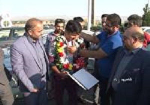 استقبال از مدال آور شاهرودی مسابقات سه گانه ترکیه