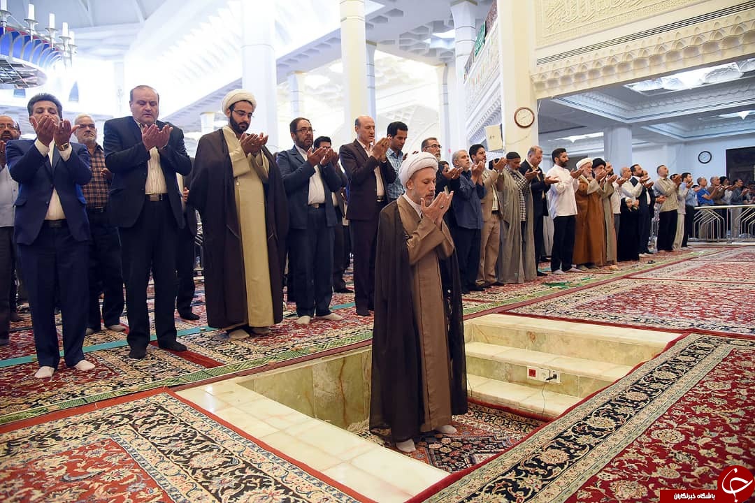 نماز عید سعید قربان در حرم شاهچراغ (ع) اقامه شد/امام جمعه شیراز: ولایت، روح دین است