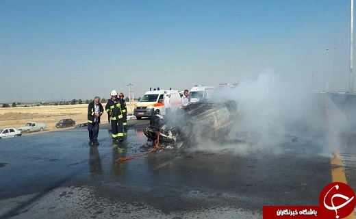آتش گرفتن پراید واژگون شده در آزاد راه قزوین _ کرج