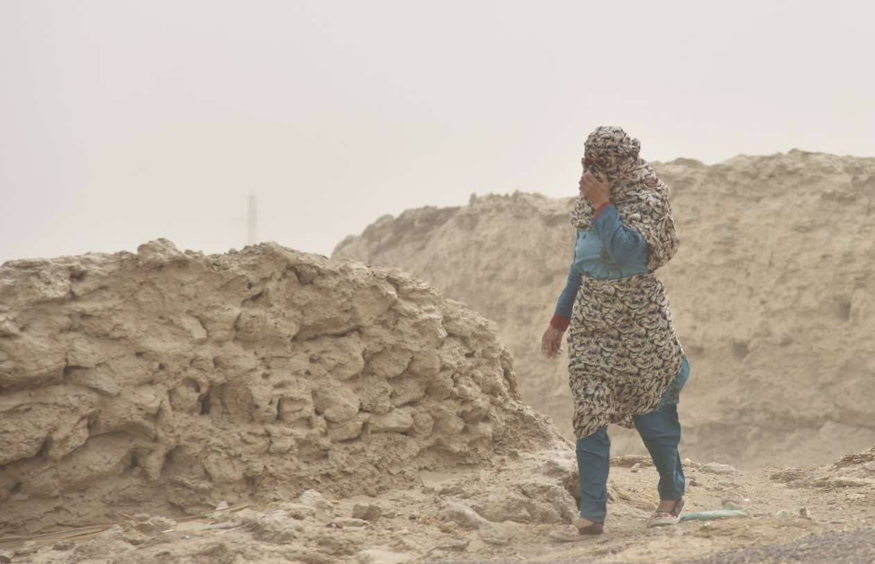 آسمان زابل سرخ شد/ ۱۰۵ سیستانی راهی بیمارستان شدند