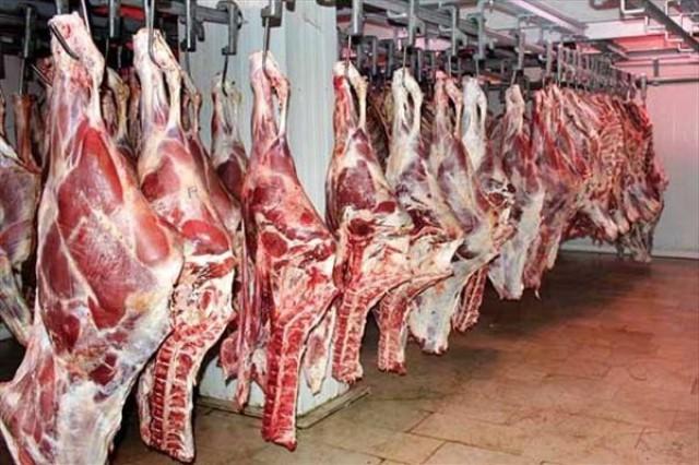 کاهش نرخ دلار، قاچاق دام را محدود کرد/ نرخ هر کیلو شقه گوسفندی ۱۰۴ هزار تومان