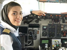 لحظه فرود بانوی خلبان ایرانی با یک هواپیمای MD80 +فیلم