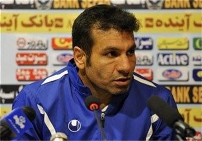 مومنی: تاخیر در برگزاری لیگ برتر به تیم ملی ضربه می‌زند