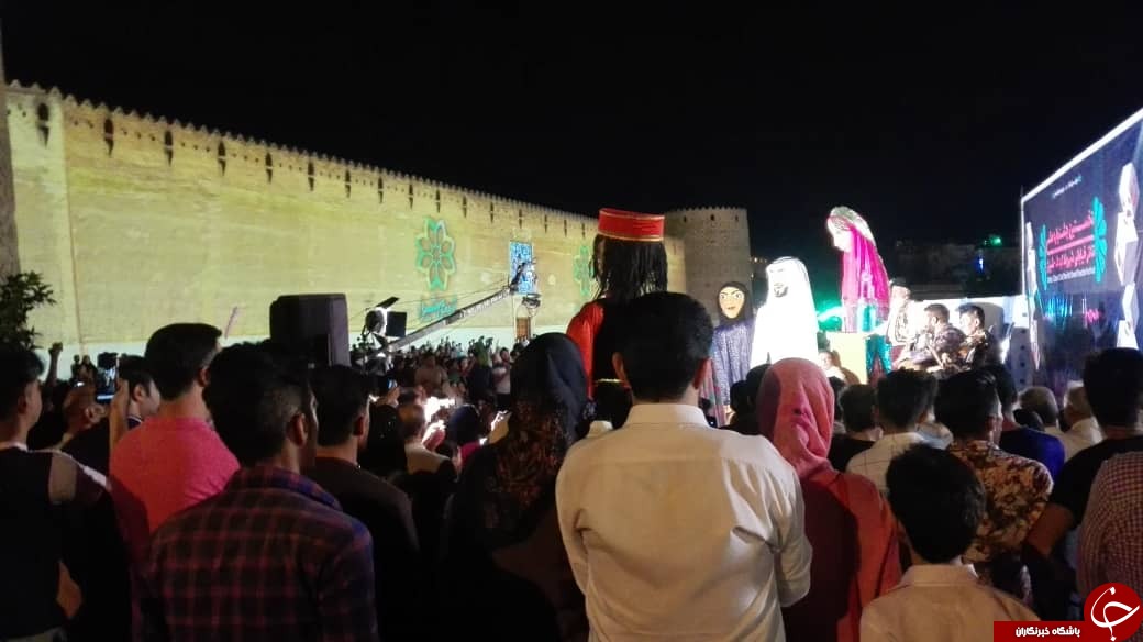 محوطه بیرونی قلعه سترگ کریم خان میزبان افتتاحیه نخستین جشنواره تیاتر ملی شهروند کودک شد