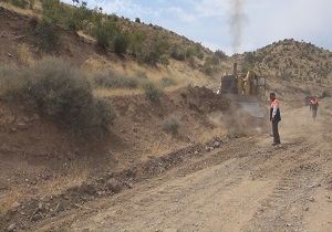 تلاش راهداران اردبیل برای آبادانی راه مناطق محروم روستایی