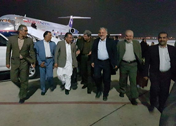 وزیر آموزش و پرورش وارد زاهدان شد