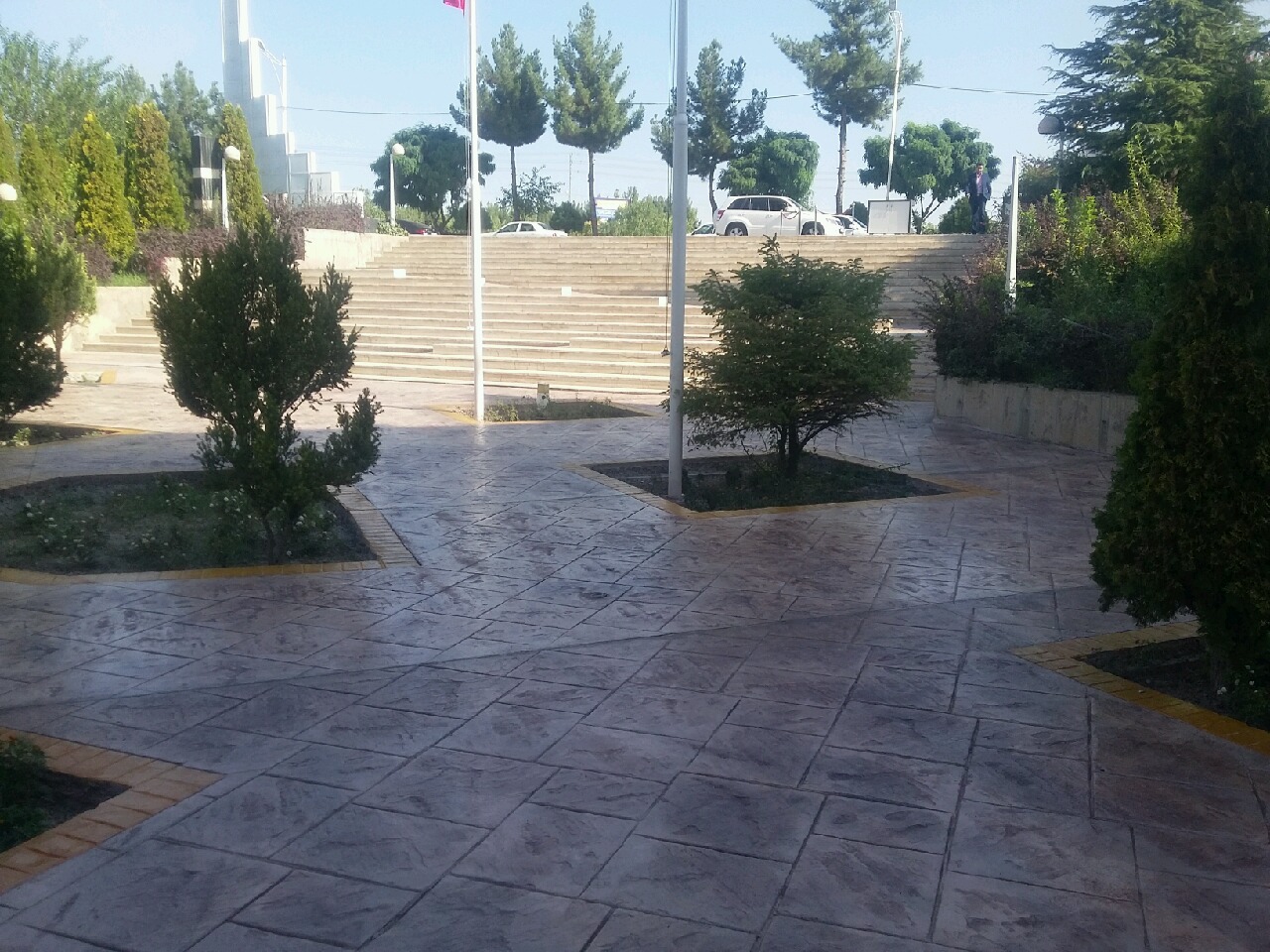 افتتاح پروژه اجرایی محوطه سازی با بتن جدید