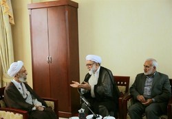 تولیت آستان قدس رضوی با آیت&zwnj; الله مصباح یزدی دیدار کرد