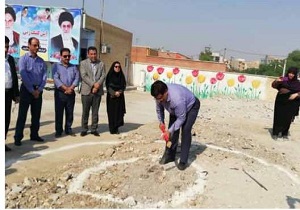 کلنگ زنی یک مدرسه در بندر ماهشهر