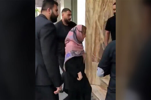 شیلا خداداد در میان بادیگاردهای گردن کلفتش +فیلم