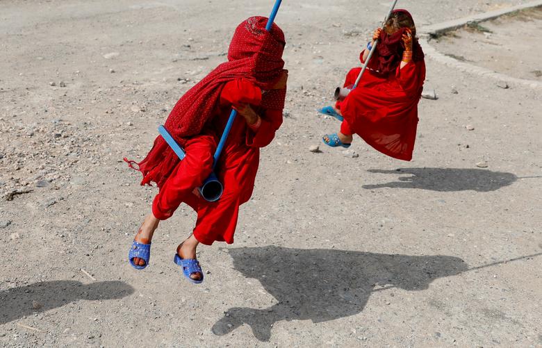 تصاویر هفته: از تجمع معترضان در فرودگاه هنگ کنگ تا وقوع آتش سوزی در جنگل&zwnj;های یونان
