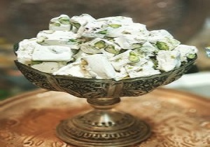 کاهش ۱۰ درصدی قیمت گز اصفهان