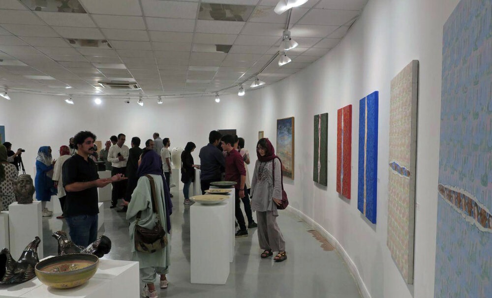 بخش تجسمی آثار سرامیک درآمد ندارد/ ترجیح دادیم بودجه دوسالانه راصرف برنامه&zwnj;های جاری انجمن کنیم