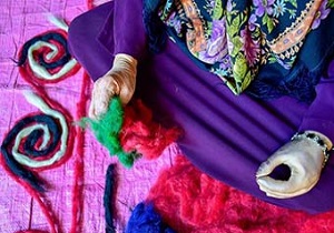 کار آفرینی زن گلستانی با یک دست معلول + فیلم