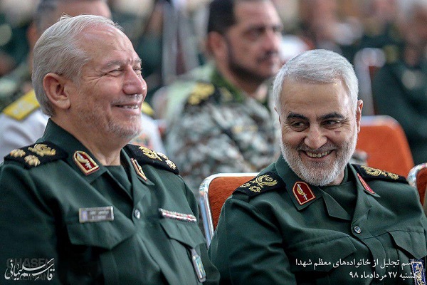 تجلیل از خانواده&zwnj;&lrm;های معظم شهدا توسط سرلشکر قاسم سلیمانی +تصاویر