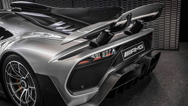 تعویق یک ساله معرفی و عرضه ابرخودرو مرسدس AMG One نسخههای تولید محدود مازراتی با تودوزی چرم خاص در رویداد مونتهری