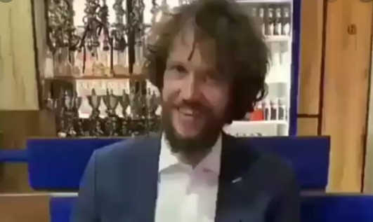گیلکی صحبت کردن زبانشناس آلمانی +فیلم