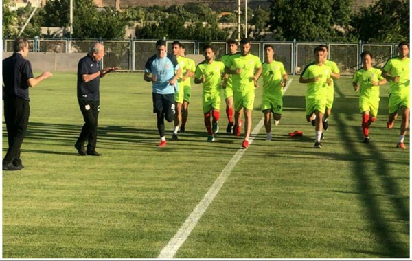 بازگشت ایمانی و اخباری به تمرینات تراکتور