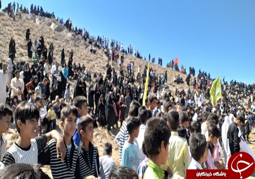 مشارکت بیش از ۶۰۰ نفر برای بازسازی واقعه غدیر در شوسف+ تصویر