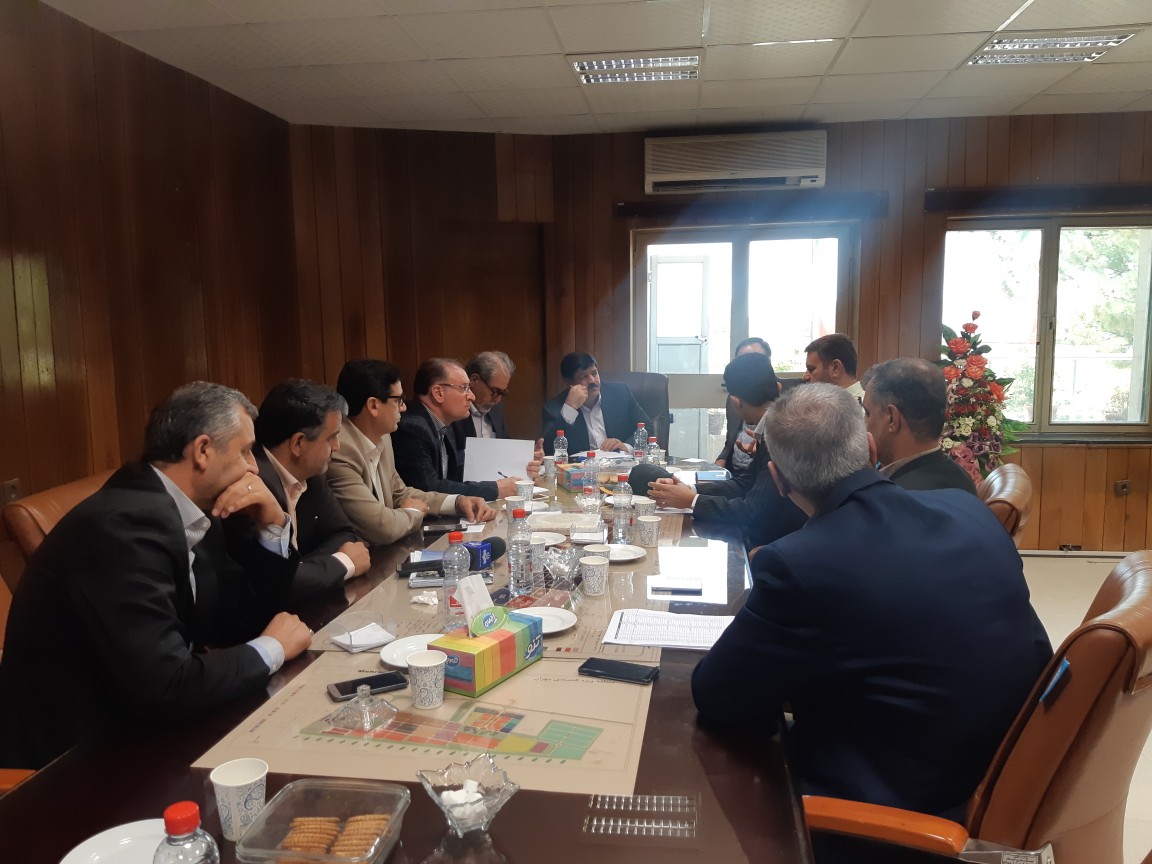 کمبود مرغ در ایلام موجب برگزاری نشست تنظیم بازار در استانداری شد