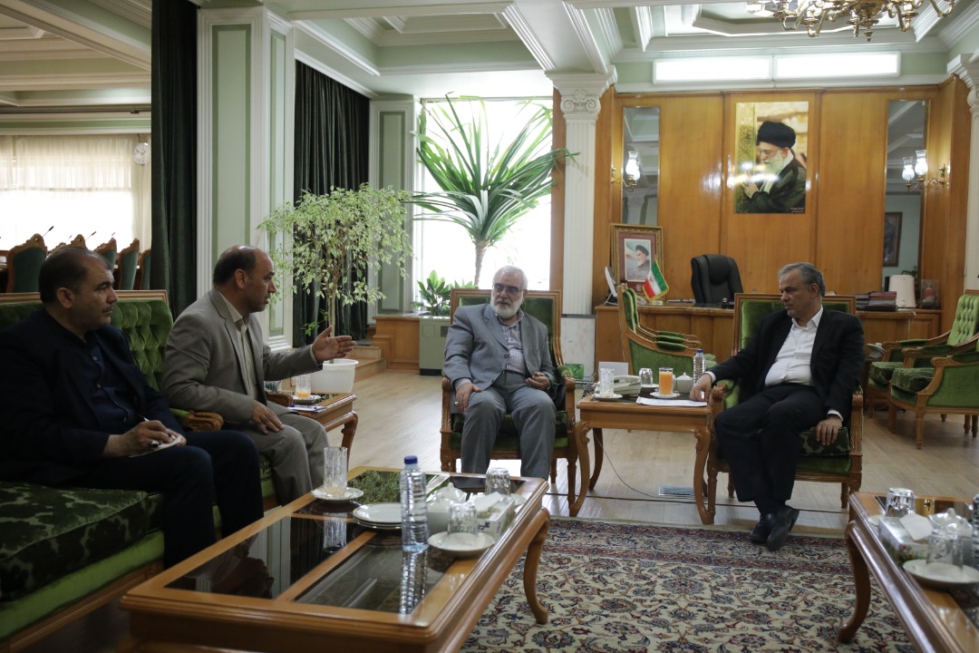 آمادگی در فراهم کردن بستر مشارکت کمیته امداد در طرح مثلث توسعه اقتصادی