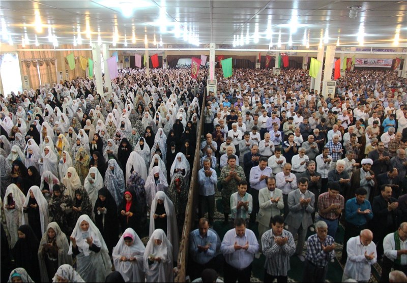 نماز جمعه میعادگاه دلدادگان نظام مقدس جمهوری اسلامی؛ تریبونی که ۴ دهه از تفرقه مصون ماند