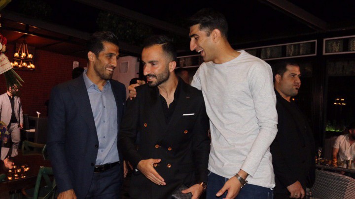 گپ و گفت سرخابی‌ها در ضیافت شام
