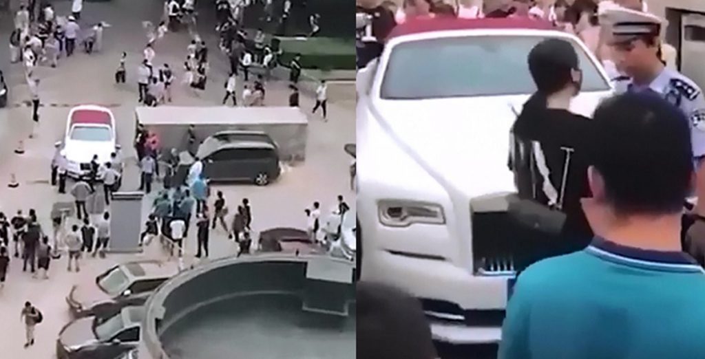 اقدام عجیب یک بچه پولدار مقابل ورودی اورژانس بیمارستان! + فیلم///پنجشنبه صبح